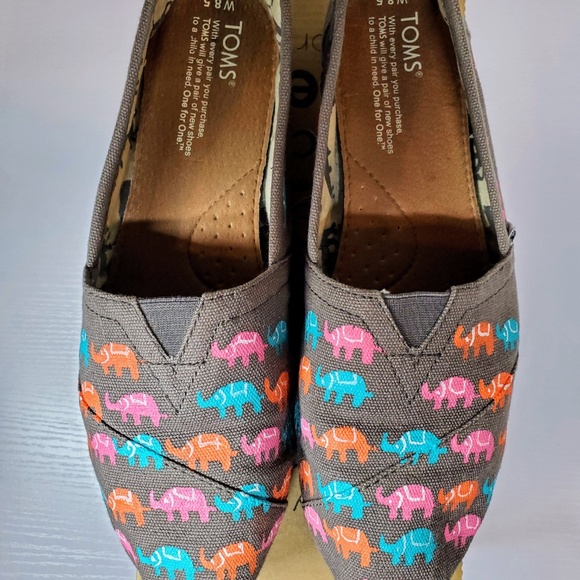 TOMS Haiti Artists Collective Multi Elephants Print Women’s size 8.5 (US) - Picture 5 of 8